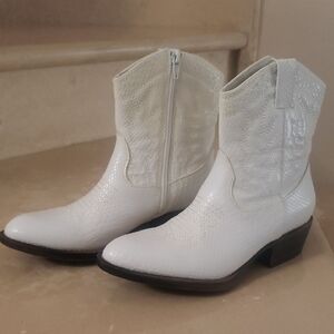 White Western Cowboy Boots
